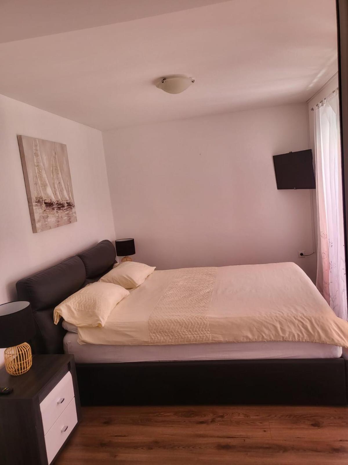 Apartment Stipe 比比涅 外观 照片